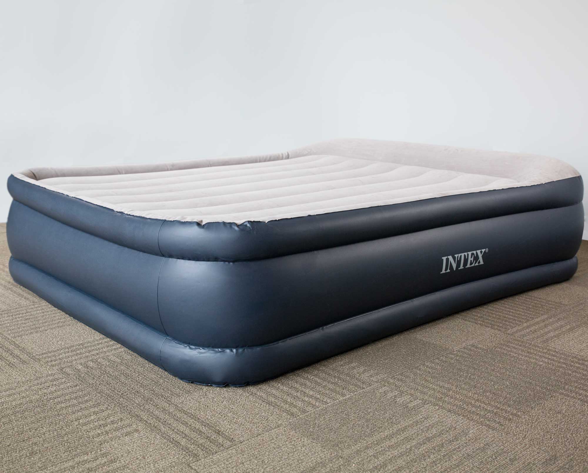 intex deluxe pillow rest queen air mattress